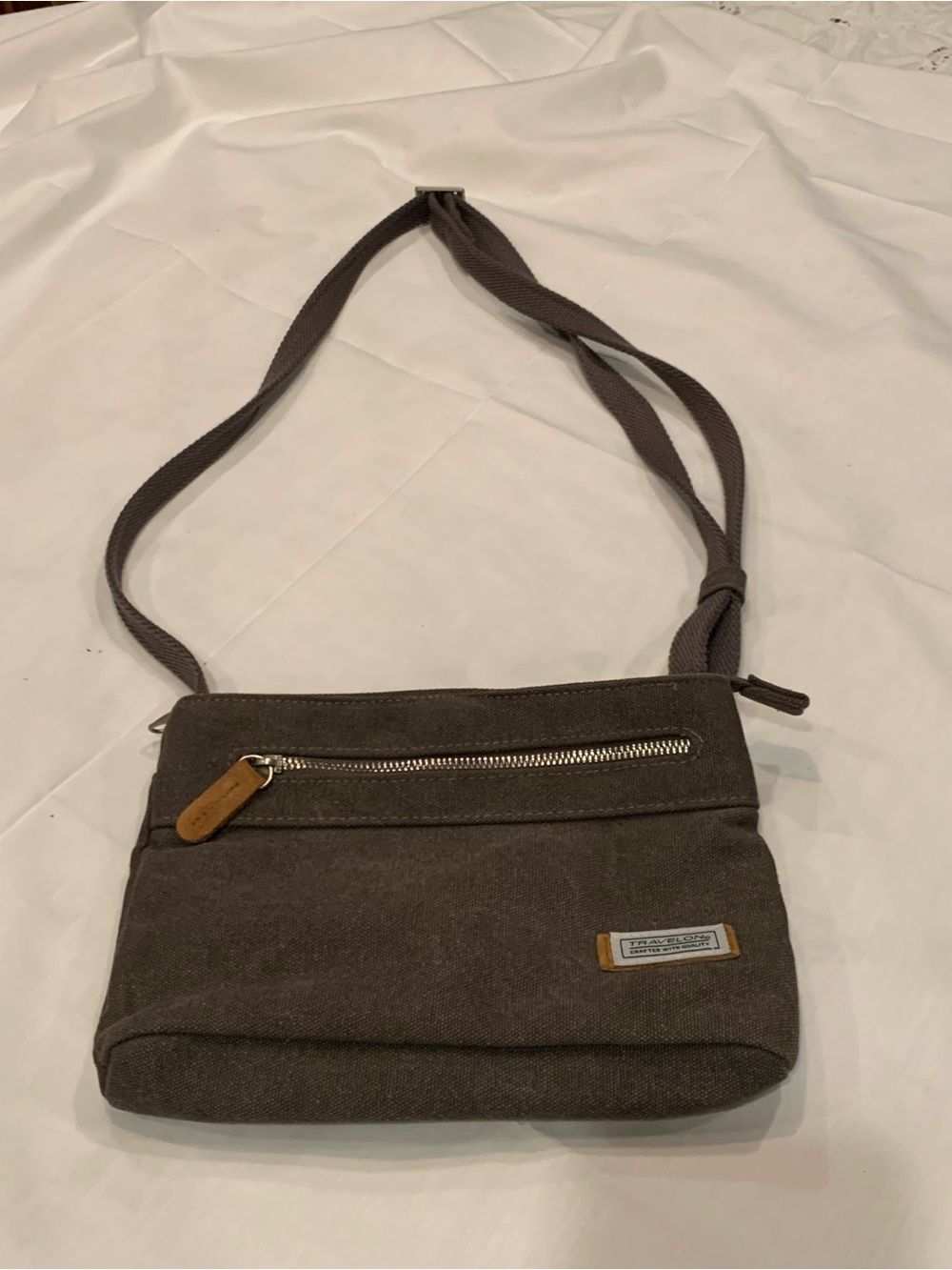 Travelon Anti-Theft Heritage Crossbody Bag in pewter gray